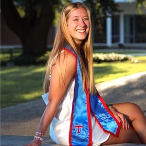 Meet your Posher, Ainsley